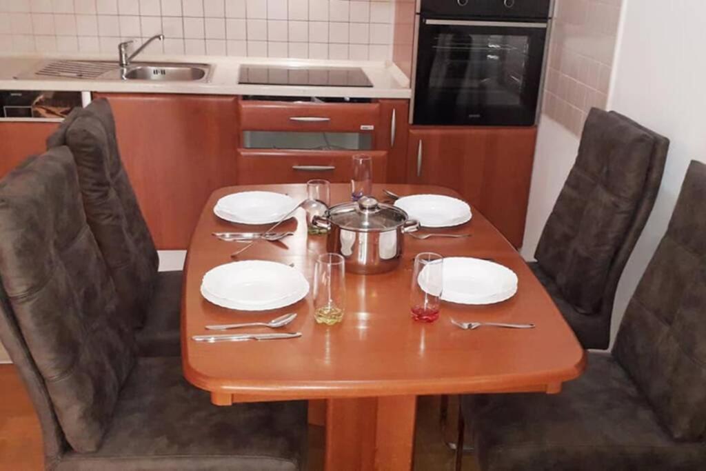 Apartman Franko - Uz Parking Pula Exteriér fotografie